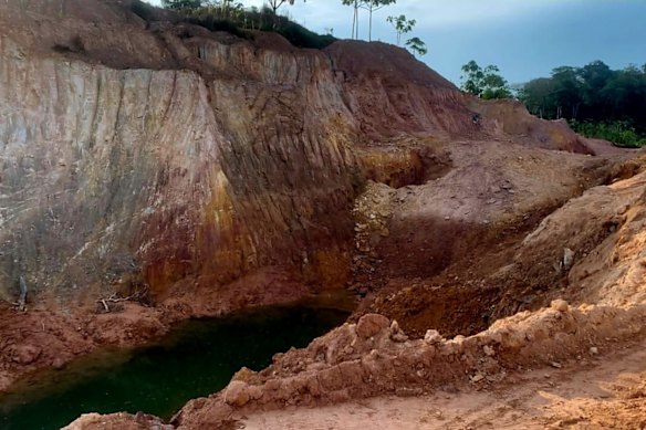 Third-party small-scale open pit artisanal workings at Critical Resources’ Gadu Manda project in Suriname, 4km from the giant 6-million-ounce Rosebel gold mine.