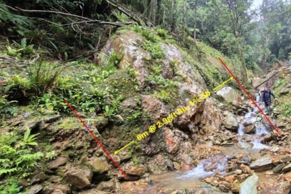Siren Golds’ Maria Reef outcrop at the bottom of the Endeavour Inlet mine, where 6m graded 2.9 g/t gold and 1 per cent antimony.