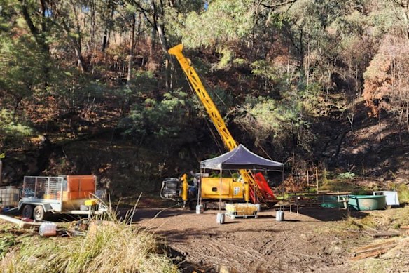 Advance Metals diamond drill rig has recommenced diamond drilling at its Happy Valley prospect at the company’s Myrtleford project in Victoria.

