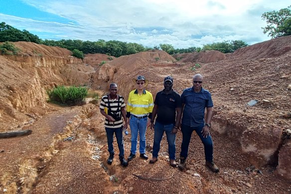 Aurum Resources’ managing director Dr Caigen Wang and associates at an artisanal mine within the company’s Boundiali project in Côte d’Ivoire, West Africa.