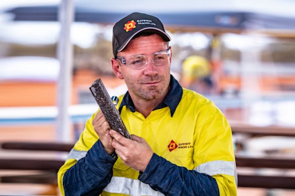 Gateway Mining’s geological field crews are currently on site at the Glenburgh South gold project, undertaking mapping, rock-chip sampling and prospect evaluation in preparation for first-pass drill testing of the new geochemical anomalies.