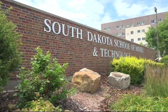 Critical Resources has inked a 12-month option deal with the South Dakota School of Mines to collaborate on its battery technology.