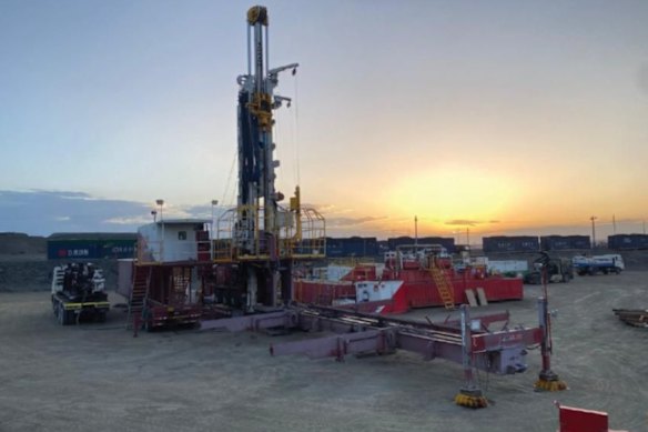 TMK Energy has started drilling a seventh pilot production well at its Lucky Fox coal seam gas project in southern Mongolia, using Major Drilling’s larger TDX200 drill rig to complete the work program.