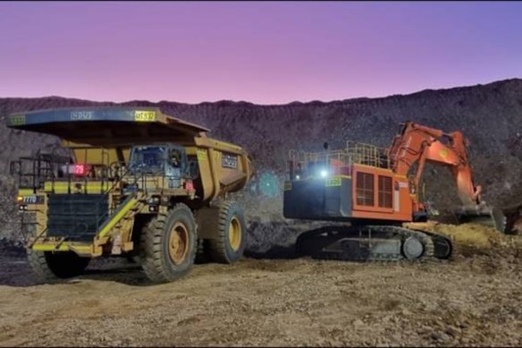 Auric Mining has been working away at its Jeffreys Find pit near Norseman around the clock.