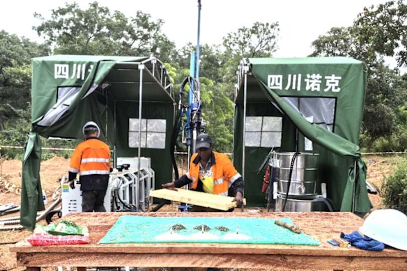 Aurum Resources says its key operational advantage in exploring its Boundiali and Napié gold projects in Côte d’Ivoire lies in its fleet of sixteen diamond drill rigs.