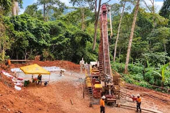 Dalaroo Metals’ reverse circulation rig in action along the Gold Ridge gold corridor in Côte d’Ivoire.