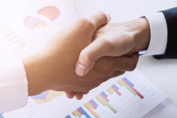 Augustus Resources has welcomed global gold heavyweight Gold Fields as a substantial shareholder.