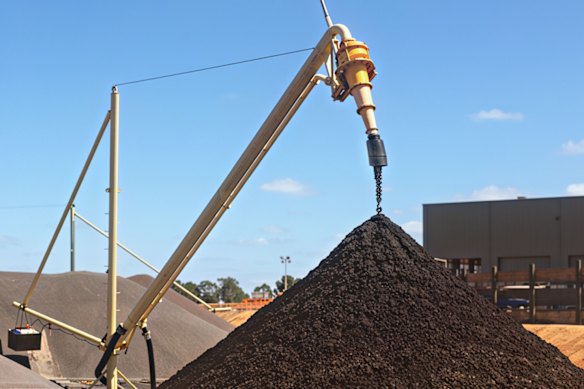 McLaren Minerals has hit an impressive 24 metres at 7.54 per cent heavy minerals at its wholly-owned McLaren titanium project in Western Australia.