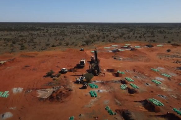 Marmota is extending its reverse-circulation drilling at Aurora Tank in a push towards producing an early high-grade maiden resource.