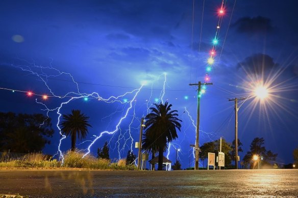 Lightning in Lake Cargelligo in
western NSW.