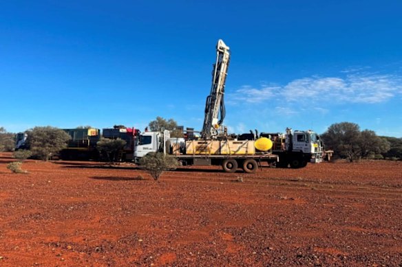 Reverse circulation drilling at Venus Metals’ Bellchambers Gold project near Sandstone in Western Australia.