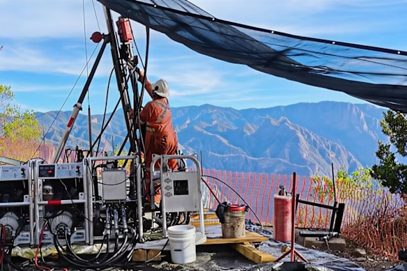Advance Metals’ diamond drilling at its Gavilanes project in Mexico is confirming a stacked mineral system, with high-grade silver overlying a broad, deeper polymetallic zone