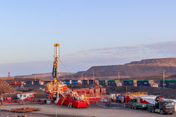A Major Drilling Group rig, being operated by TMK Energy at its Gurvantes XXXV gas project in Mongolia.
