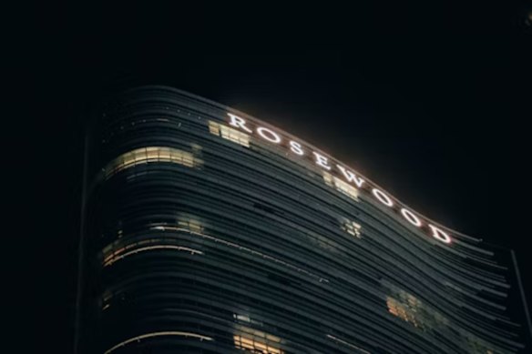 Petratherm Ltd’s Rosewood prospect that is part of the company’s wider Muckanippie project in SA, put its name “up in lights” with the discovery of titanium in historic samples.