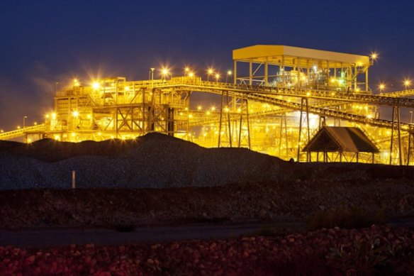 The mammoth 20-million-tonne per annum Telfer processing plant in the Paterson Province of WA, just 10km from Hamelin Gold’s recent stellar gold hits.
