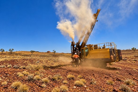 Reverse circulation drill rig at the Gingarrigan prospect within Accelerate Resources’ Woodie Woodie North manganese project in WA’s East Pilbara region.