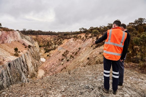 Aureka Limited management inspecting the high-grade Comstock open pit within its St Arnaud gold project in western Victoria.