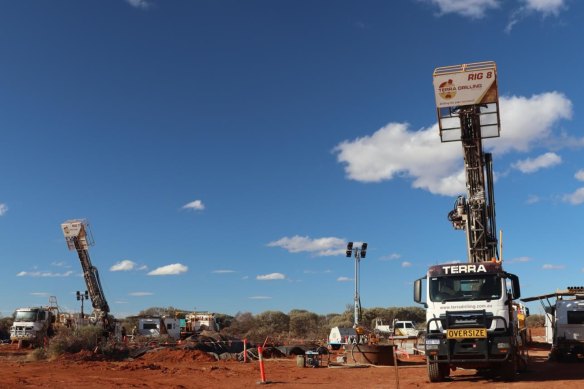 Strickland Metals has added a second diamond drill rig to its Horse Well gold camp efforts as it increases exploration at the Yandal project in WA.