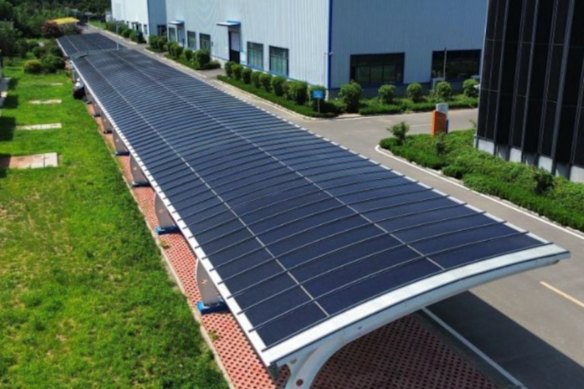 ClearVue Technologies shaded solar power generating outdoor carpark roofing is but one example of the seamless integration of the company’s products into urban infrastructure. 
