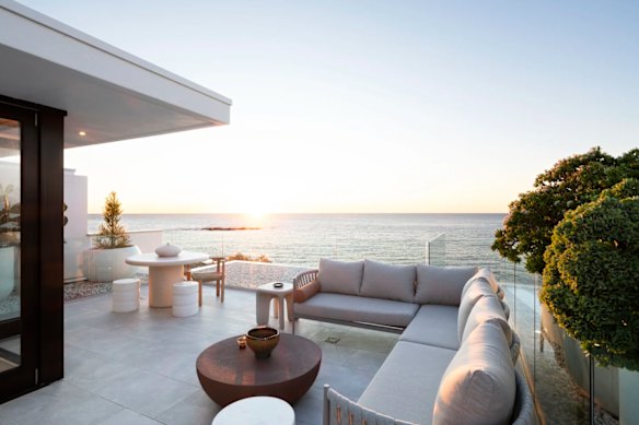 A co-agent has been brought in to help sell a clifftop mansion in South Coogee.