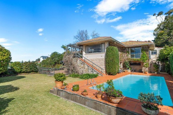 Plans are with council proposing to demolish the John Suttor-designed house to make way for a $14.7 million residence.