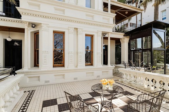 A grand residence in a tightly held enclave of Sydney is for sale.