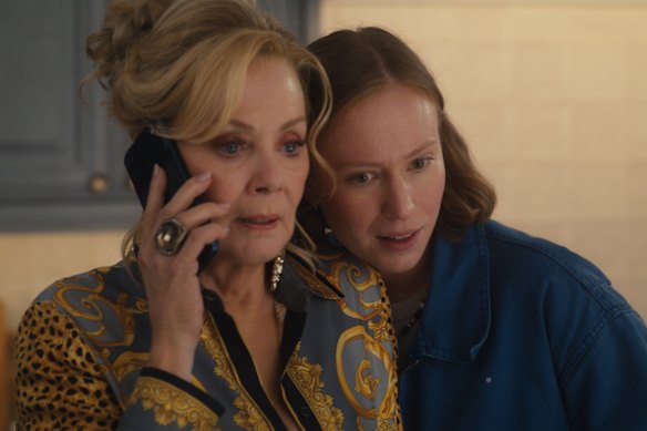 The best dysfuntional pairing since <i>The Odd Couple</i>: Jean smart as Deborah and Hannah Einbinder as Ava.