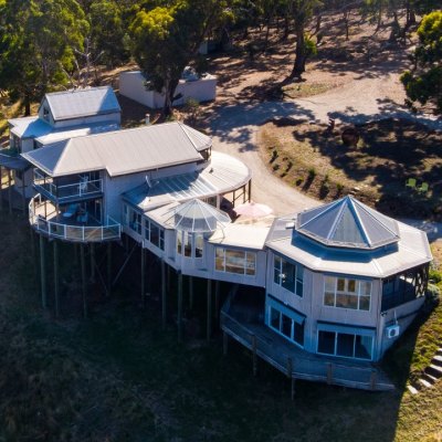 Guy Pearce sells country hideaway for $1.27 million