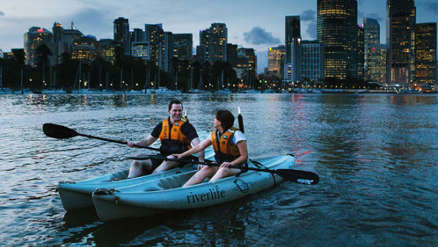 This Valentine’s Day why not experience something different and take to the water with Riverlife’s night kayak along the beautifully illuminated Brisbane river.