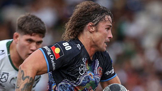 Nicho Hynes bursts into a gap in Rotorua on Saturday.