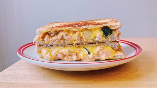 Grab toasties and rolls from Applehead.