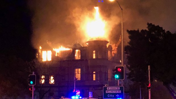 The Broadway Hotel in inner-Brisbane burns.
