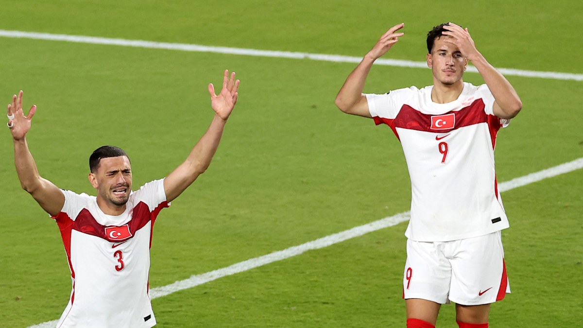 Türkiye eliminated despite historic red card, Socceroos handed Group D showdown - Nine