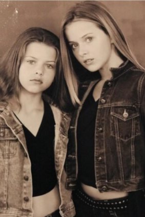 Georgia (left) with her older sister, Kate, in 1998.