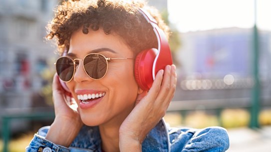 There are simple things you can do to keep your headphone use safe.