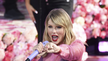 Fans were set to flock to the Melbourne Cup to see Taylor Swift perform.
