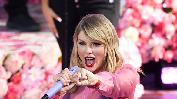 Fans were set to flock to the Melbourne Cup to see Taylor Swift perform.