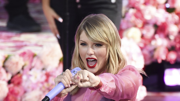 Fans were set to flock to the Melbourne Cup to see Taylor Swift perform.