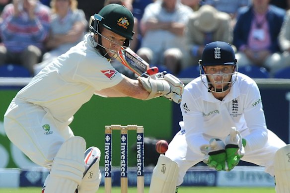 Chris Rogers rebatendo no Ashes 2015 em Cardiff