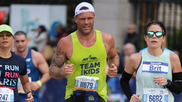 Nick Youngquest running in the New York marathon.