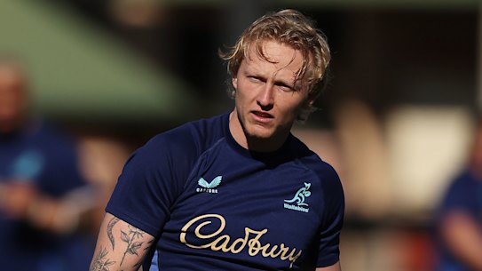 SYDNEY, AUSTRALIA - JULY 31: Carter Gordon warms up during a Wallabies training session at North Sydney Oval on July 31, 2026 in Sydney, Australia. (Photo by Matt King/Getty Images)