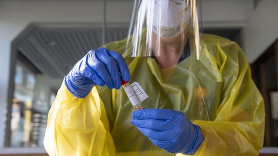 A nurse at the new COVID-19 testing centre at Sydney's St Vincents Hospital.