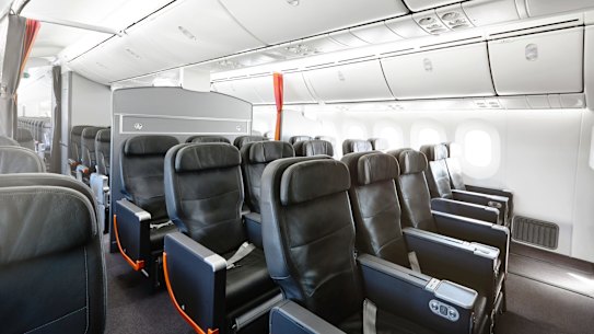 Os assentos da classe executiva da Jetstar são confortáveis, mesmo que não sejam planos.