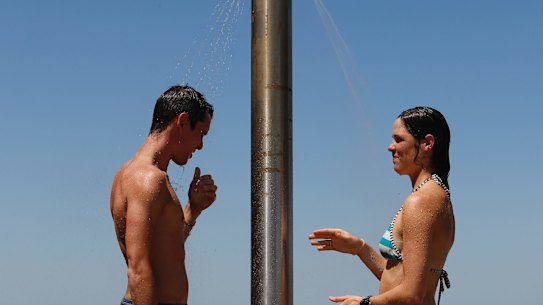 MELBOURNE,Â AUSTRALIAÂ - JANUARY 04, 2019: A general view of St Kilda beach in Melbourne,Â AustraliaÂ on 4 January, 2019.Â Victoria sweltered through what is expected to be the hottest day in three years with the temperature already soaring to 38 degrees at 12pm. Photo by PaulÂ Rovere