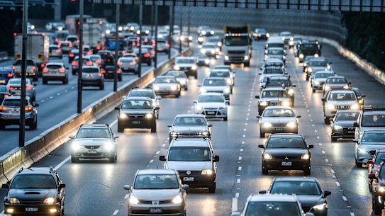 Fancy five more hours of peak hour? That's where Melbourne is heading, expert warns