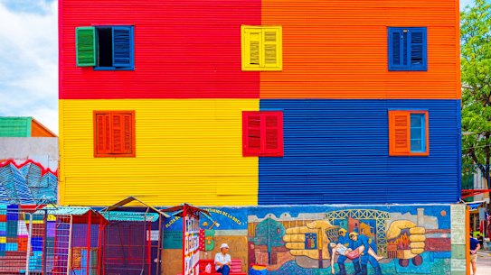 Rainbow neighbourhoods… eye-catching buildings in central Buenos Aires.