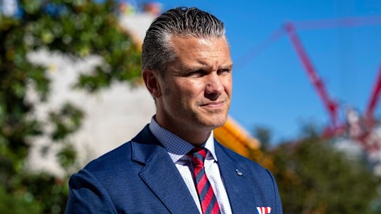 Lo stupefacente piano di trasmettere in streaming un’esecuzione tramite plotone di esecuzione intensificherà il controllo sul segretario alla Difesa americano Pete Hegseth.