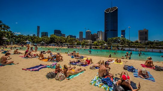 BRISBANE, AUSTRALIA - NOVEMBER 05: Hot weather generic images at Streets Beach, November 5, 2016 in Brisbane, Australia. (Photo by Glenn Hunt/Fairfax Media)