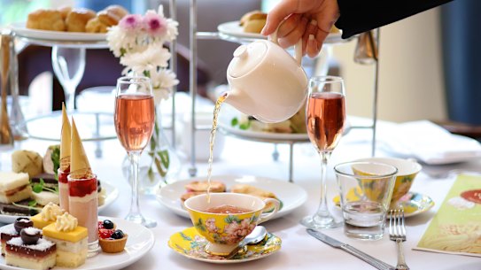 Stamford Plaza’s Spirit of Brisbane High Tea is designed to showcase Queensland produce.