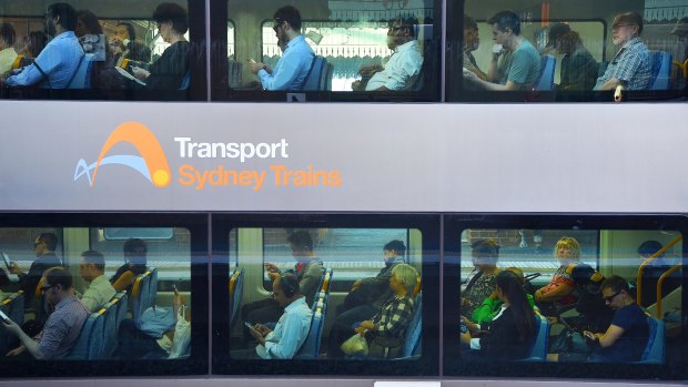Broken power cable causes Sydney train chaos with some delays of an hour